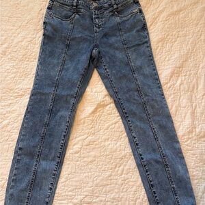 High-Rise Slim Jeans in Washed Blue
